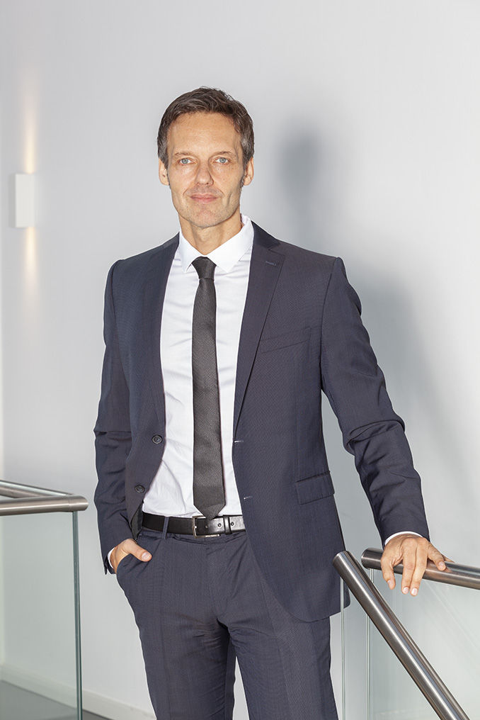 Dr. Erik Richly, LL.M.